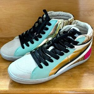 Girls justice sport high top shoes, size 4